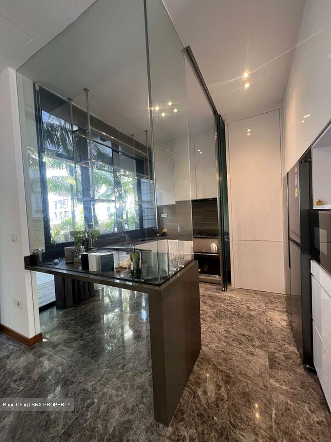 Sunrise Avenue (D28), Terrace #498538511